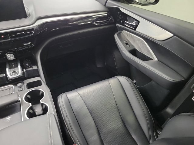 Used 2023 Acura MDX w/ Technology Package FWD image 16