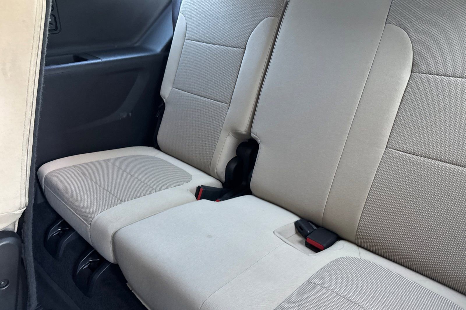 Used 2022 Chevrolet Traverse LS w/ Midnight/Sport Edition image 16