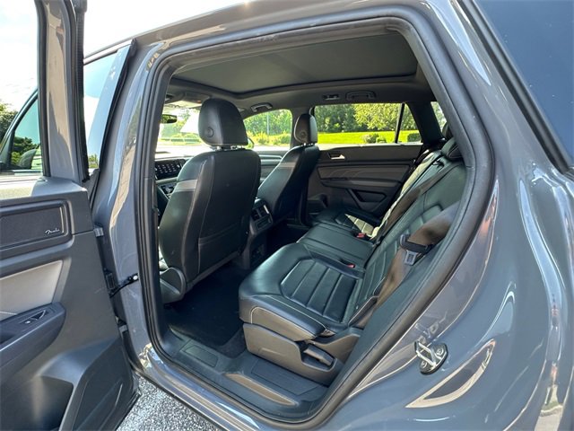 Used 2021 Volkswagen Atlas Cross Sport SEL Premium image 18