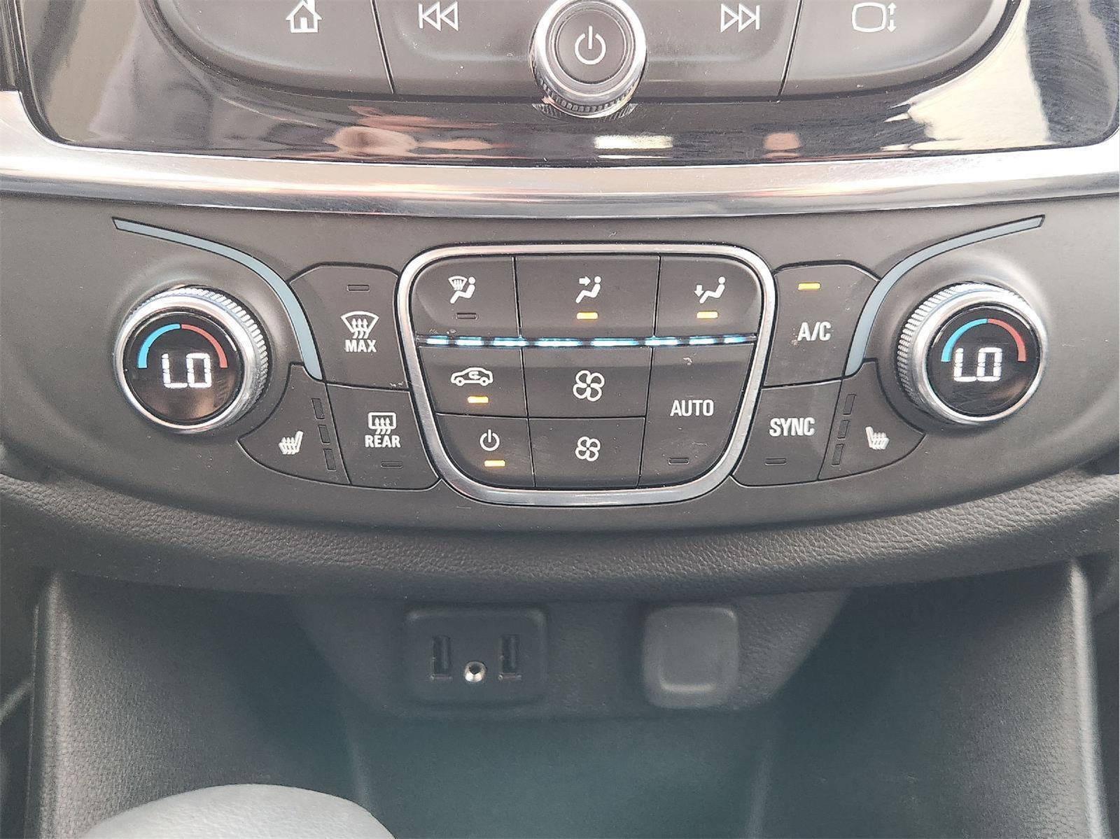 Certified 2021 Chevrolet Traverse LT FWD image 19
