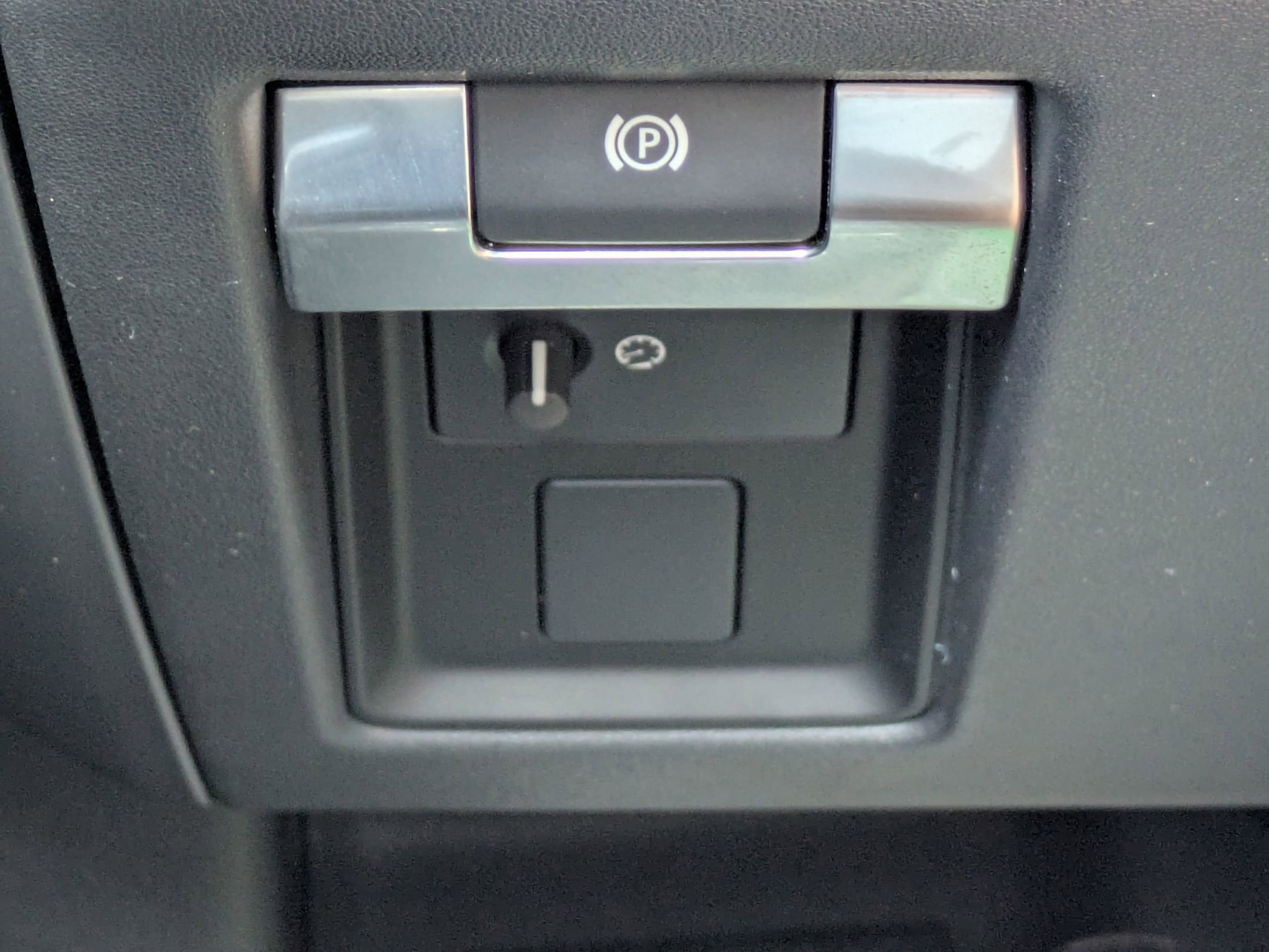 Certified 2024 Land Rover Defender 110 X-Dynamic SE image 19