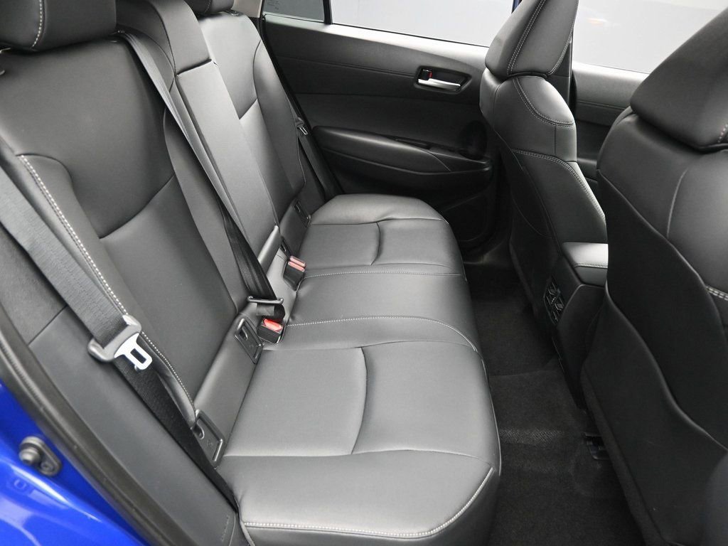 Used 2025 Toyota Corolla Cross XLE w/ Convenience Package FWD image 30