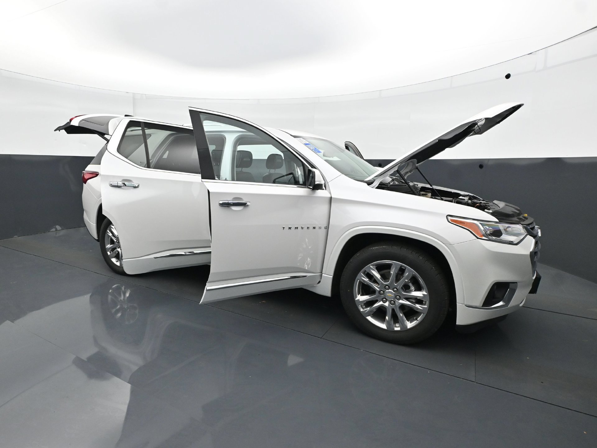 Used 2021 Chevrolet Traverse High Country AWD/4WD image 40