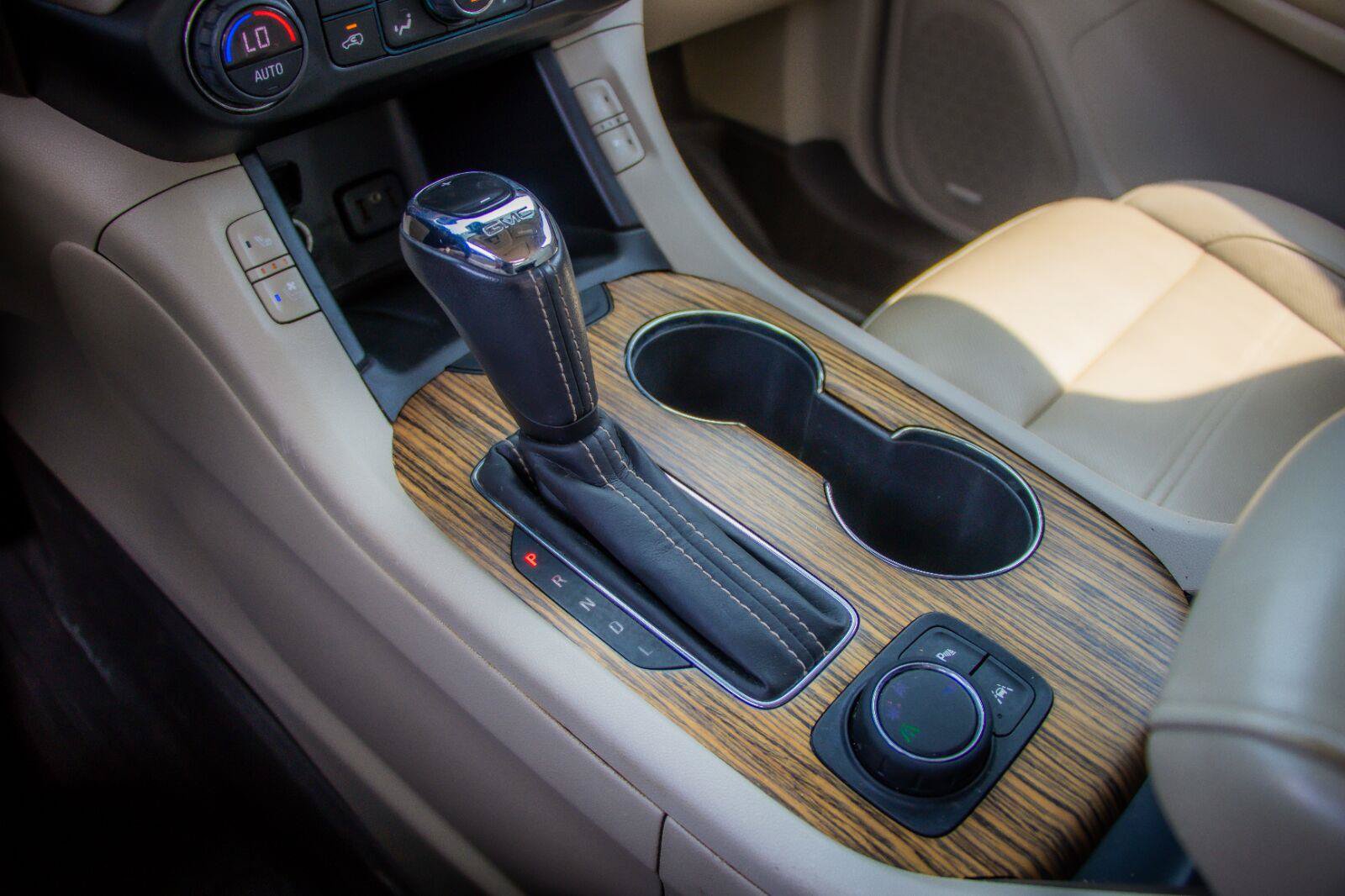 Used 2019 GMC Acadia Denali w/ Technology Package FWD image 19