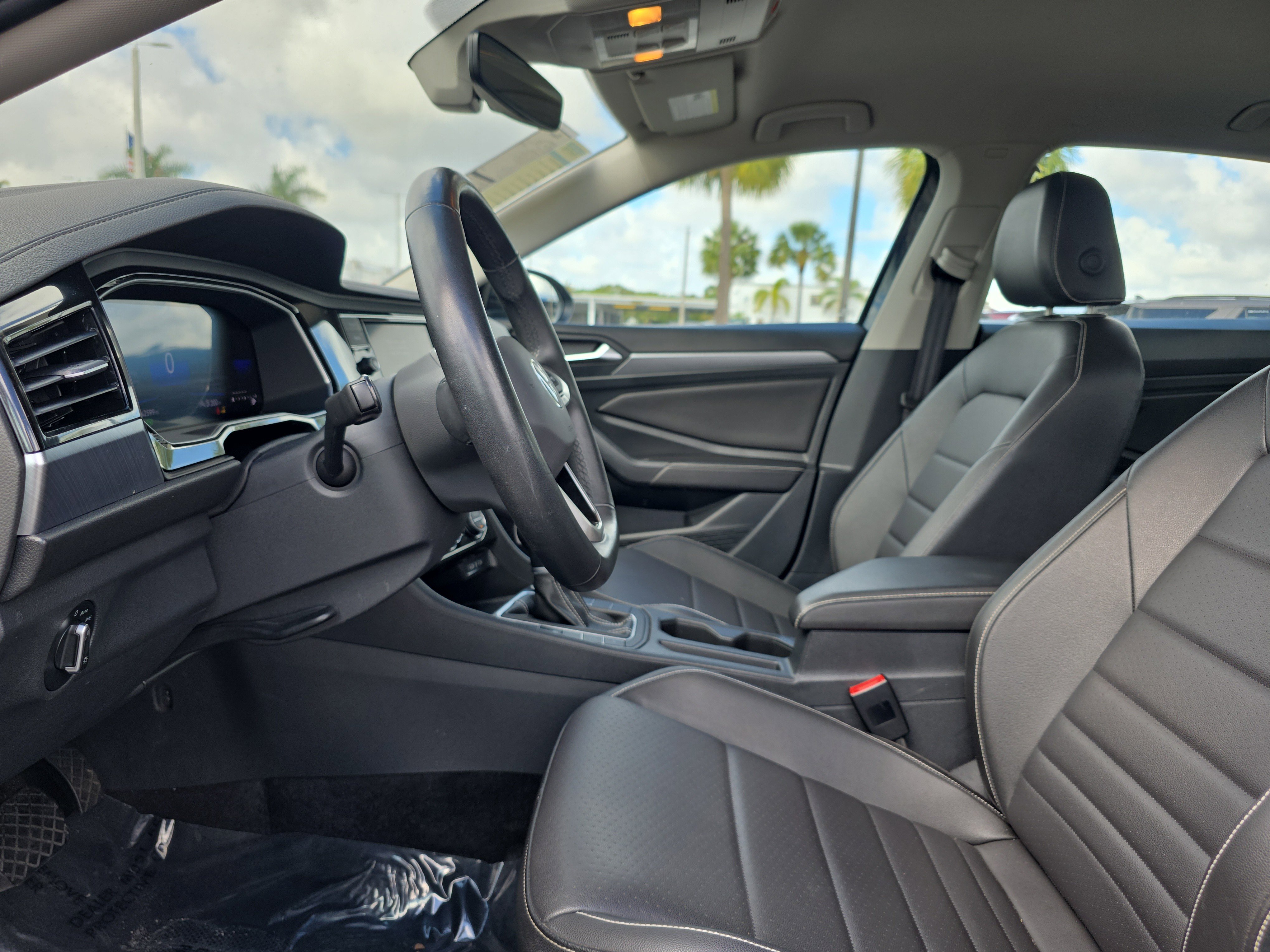 Used 2024 Volkswagen Jetta SE image 23