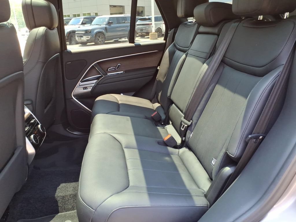 Used 2023 Land Rover Range Rover SE AWD/4WD image 17