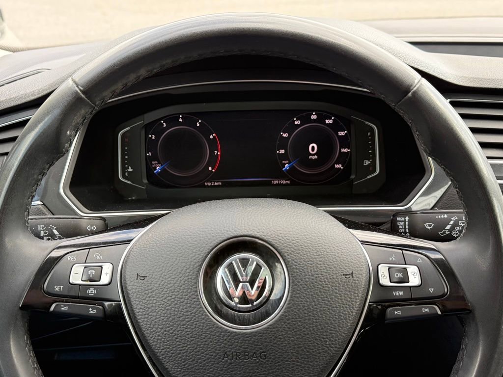 Used 2020 Volkswagen Tiguan SEL image 37