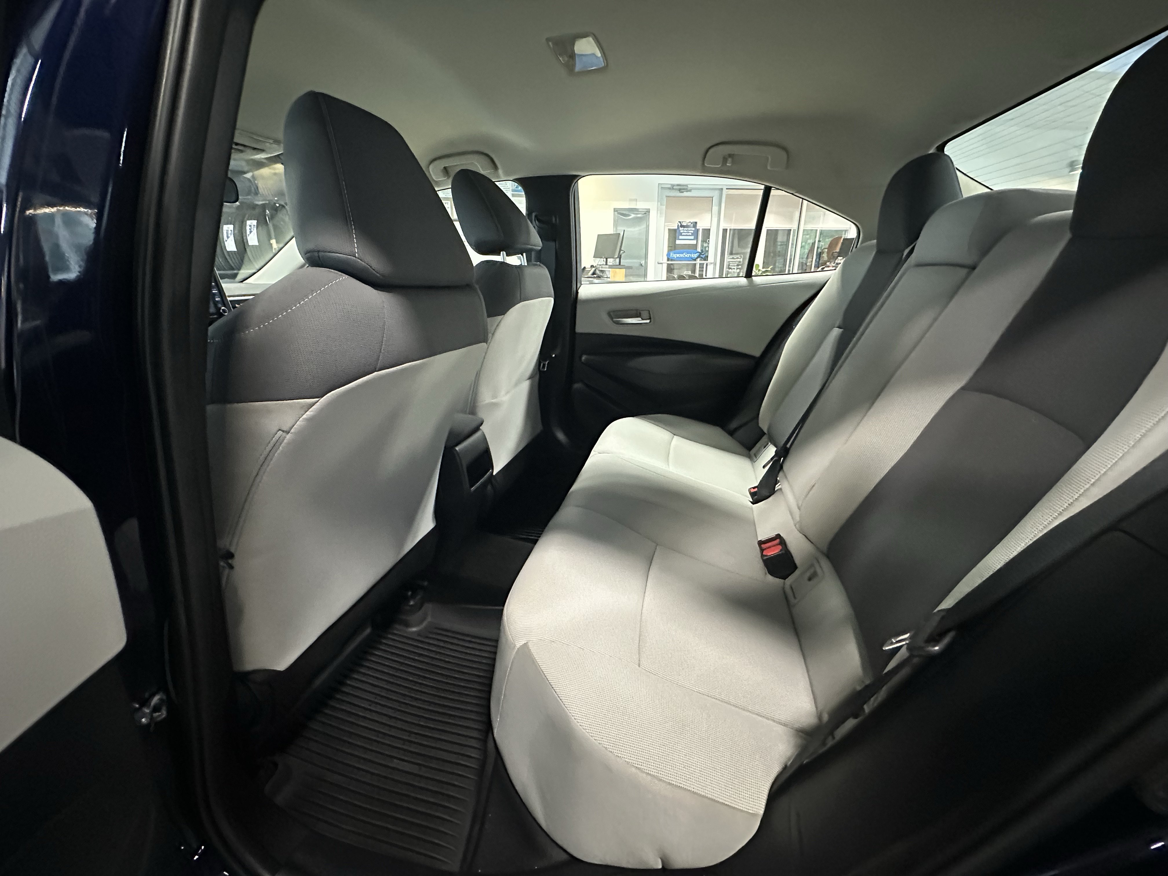 Used 2021 Toyota Corolla LE w/ LE Convenience Package FWD image 19