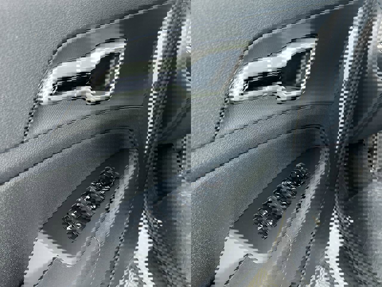 New 2026 Kia Sportage LX image 16