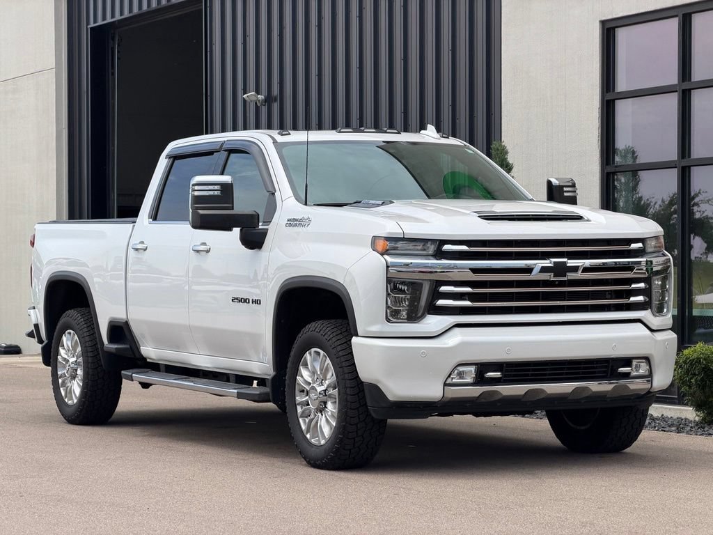 Used 2020 Chevrolet Silverado 2500 High Country w/ Technology Package AWD/4WD image 4