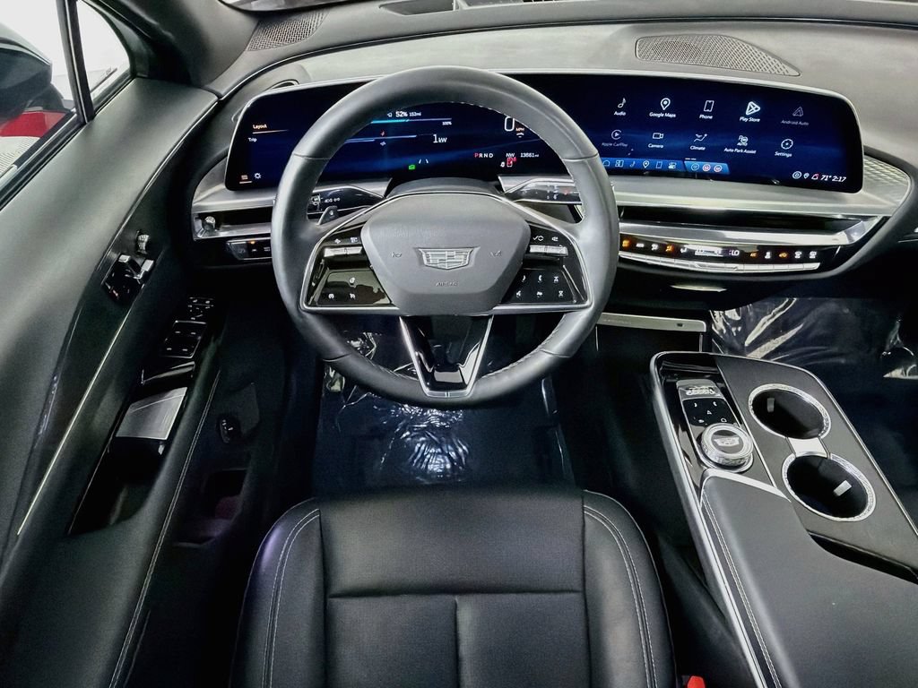 Used 2024 Cadillac Lyriq Luxury AWD/4WD image 23