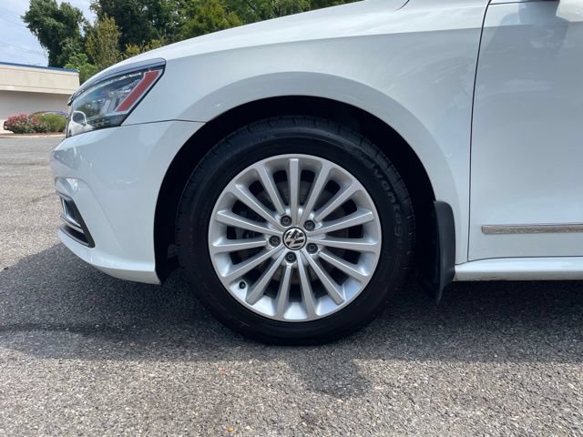 Used 2016 Volkswagen Passat 1.8T SE w/ Lighting Package (P06) FWD image 24