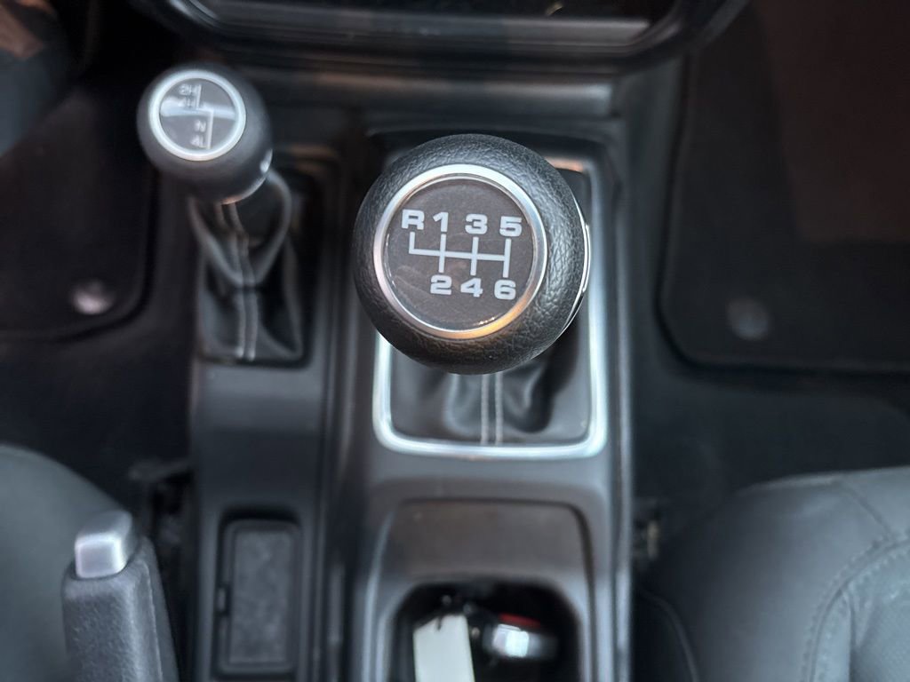 Used 2022 Jeep Wrangler Unlimited Sahara w/ Cold Weather Group AWD/4WD image 28