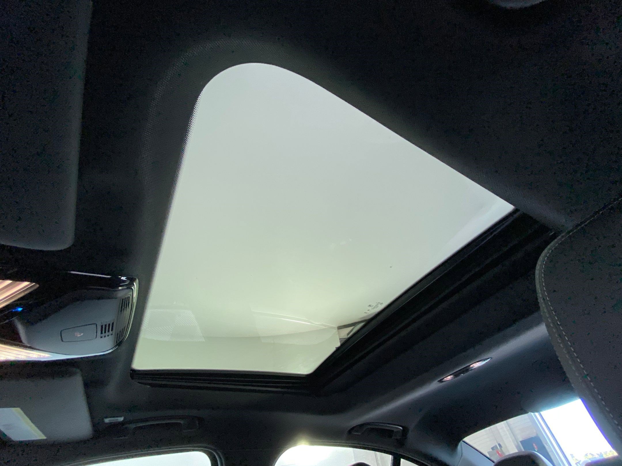 Used 2023 BMW 330i Sedan w/ Premium Package image 12