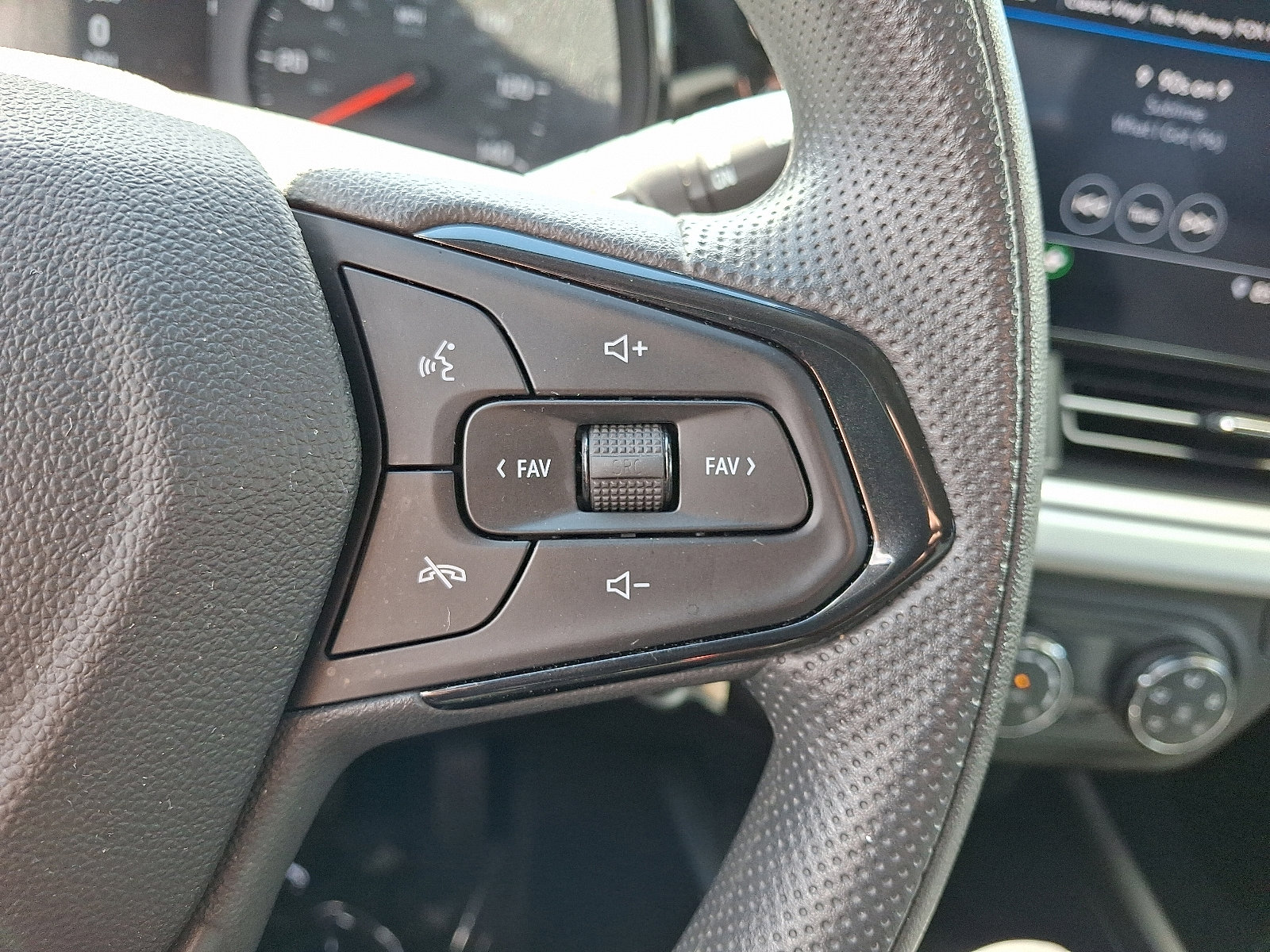 Used 2025 Chevrolet Trax LS image 22