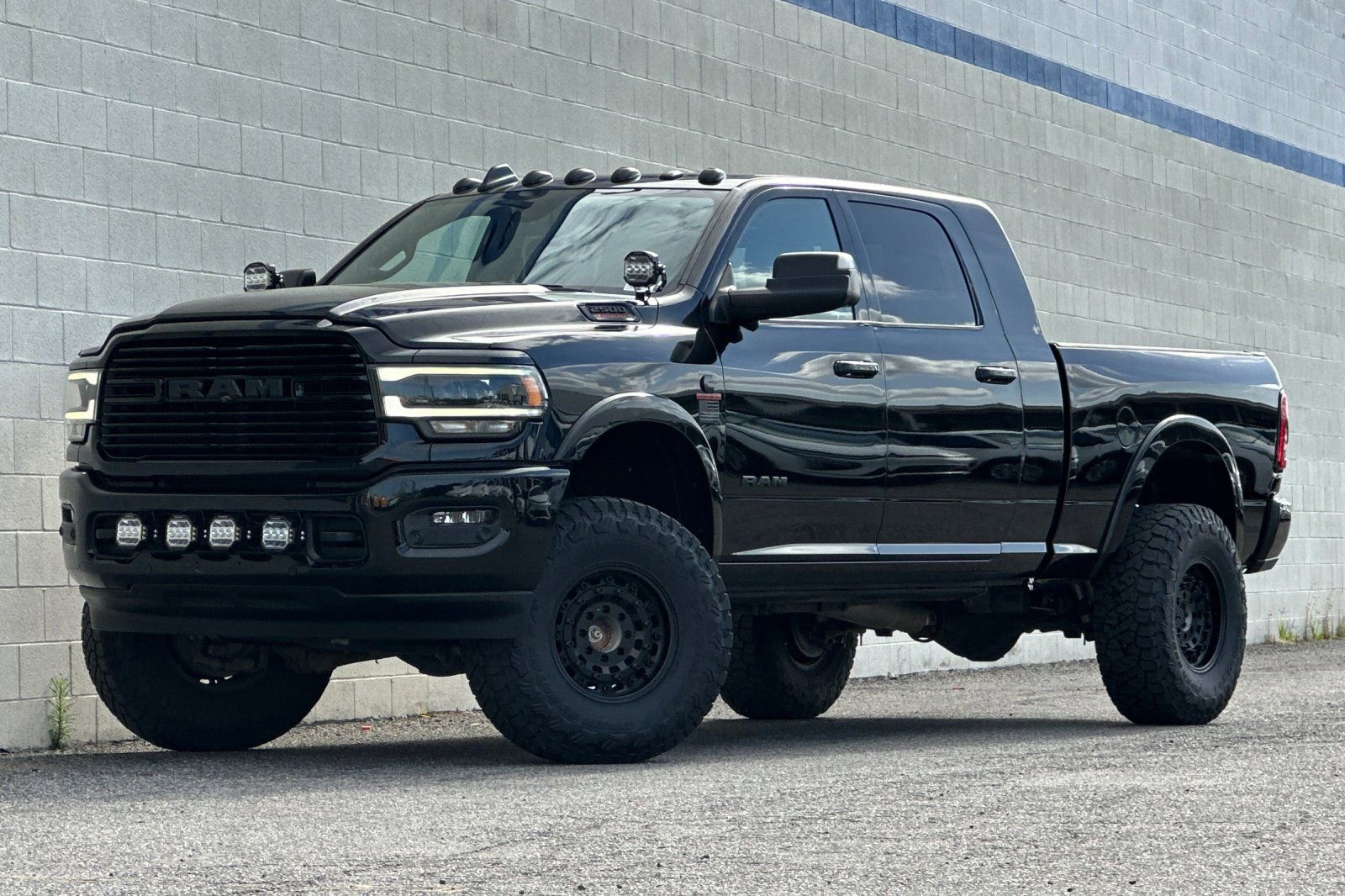 Used 2020 RAM 2500 Laramie w/ Night Edition AWD/4WD image 8