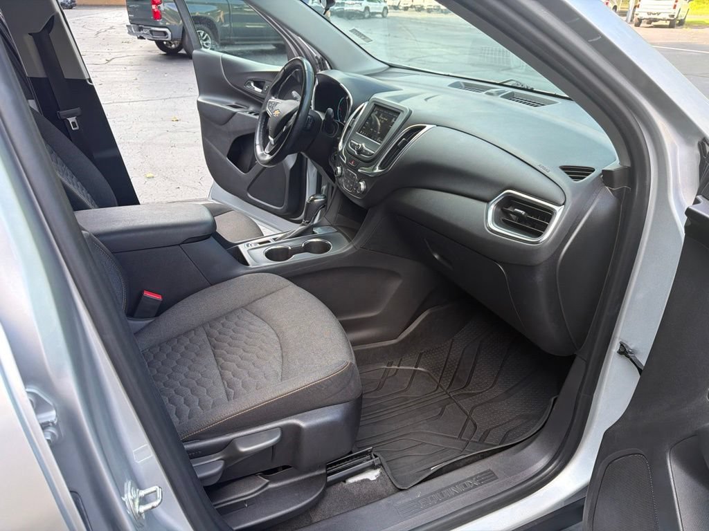 Used 2019 Chevrolet Equinox LT FWD image 16