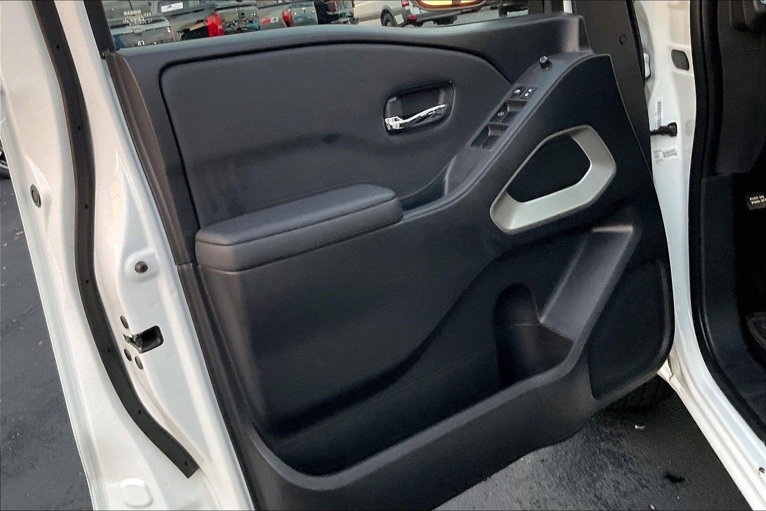 Used 2022 Nissan Frontier SV image 22