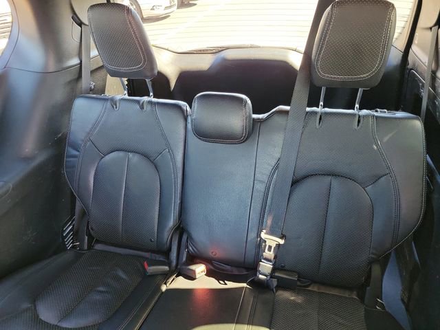 Used 2019 Chrysler Pacifica Touring Plus w/ S Appearance Package FWD image 7