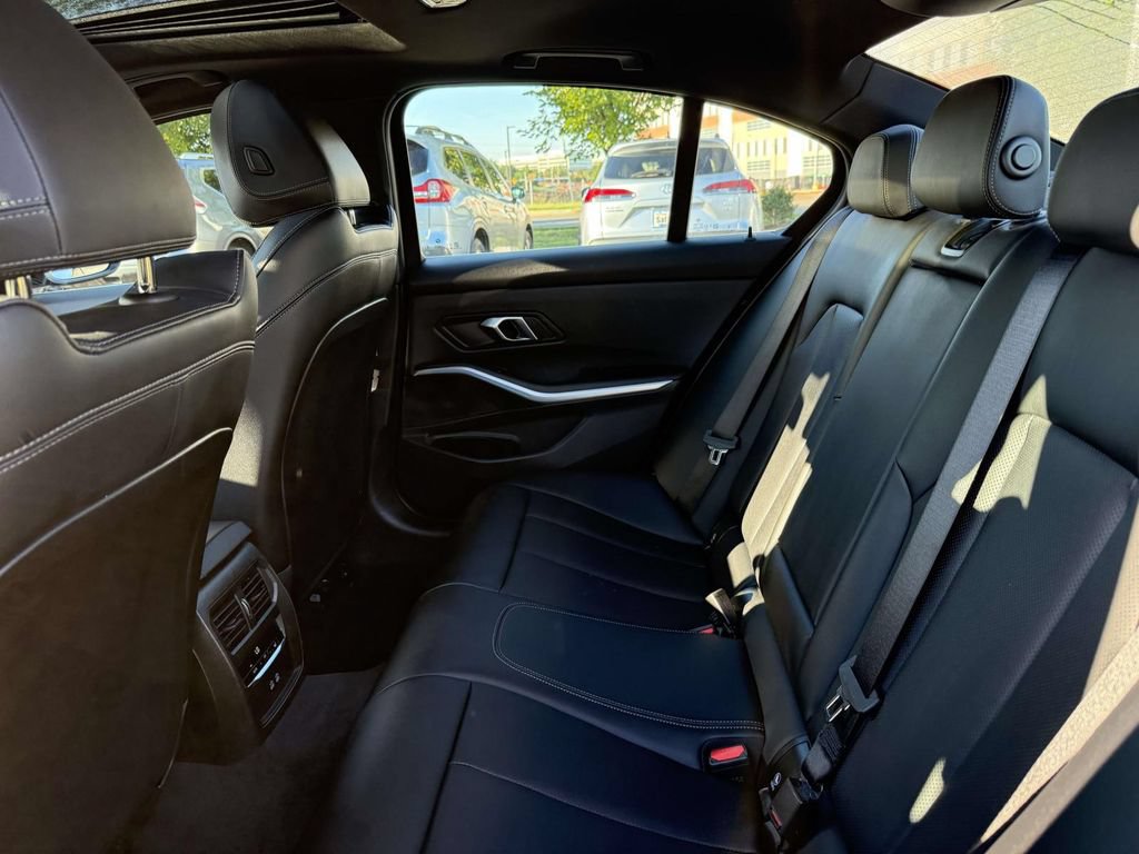 Used 2026 BMW 330i xDrive Sedan AWD/4WD image 16