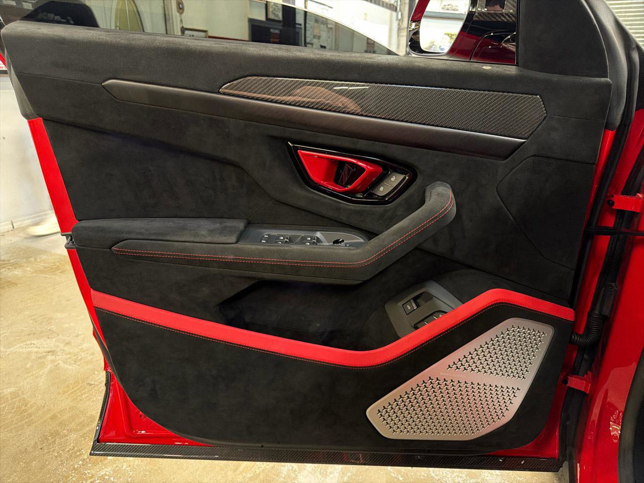 Used 2024 Lamborghini Urus Performante image 24