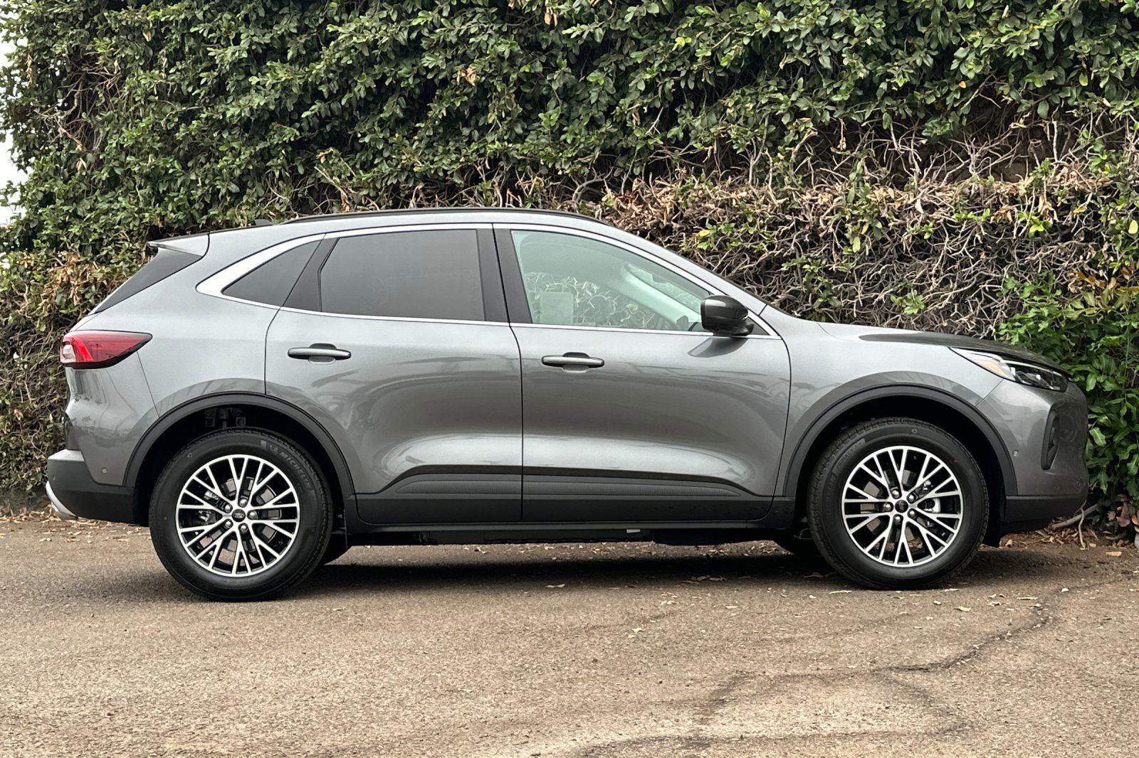 New 2024 Ford Escape PHEV w/ PHEV Premium Package image 3