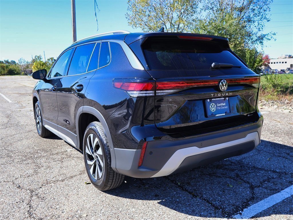Certified 2025 Volkswagen Tiguan S image 3