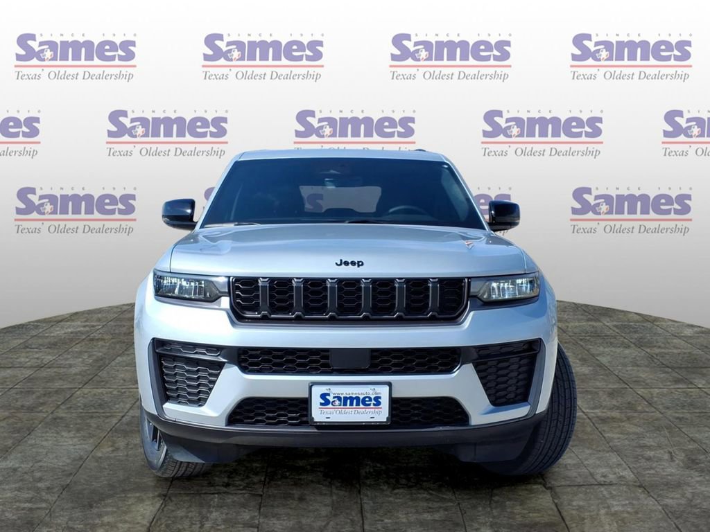 New 2026 Jeep Grand Cherokee Altitude RWD image 2