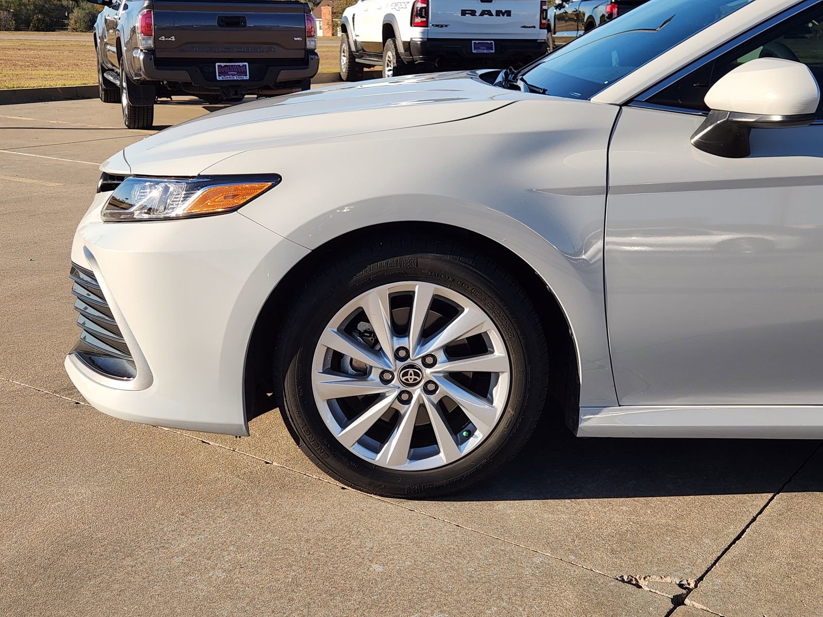 Used 2023 Toyota Camry LE image 9