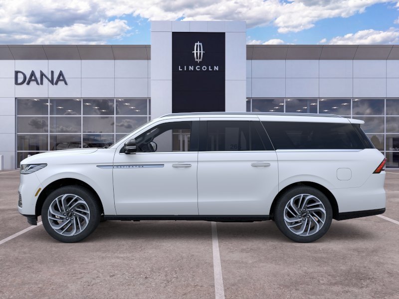 New 2026 Lincoln Navigator L Reserve AWD/4WD image 3