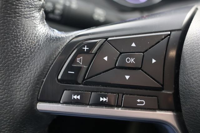 Used 2019 Nissan Rogue SL w/ Premium Package image 11