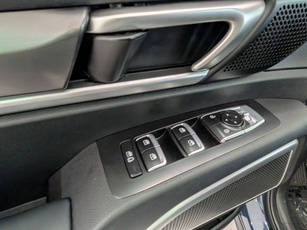 Used 2025 Kia Telluride S image 13