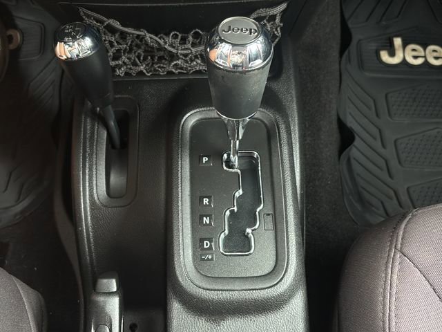 Used 2013 Jeep Wrangler Sport w/ Connectivity Group AWD/4WD image 22
