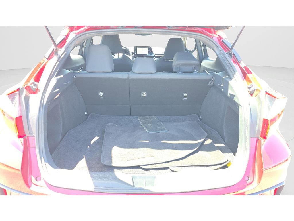 Used 2019 Toyota C-HR LE FWD image 9