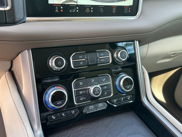 Used 2024 GMC Yukon Denali w/ Denali Reserve Package RWD image 35