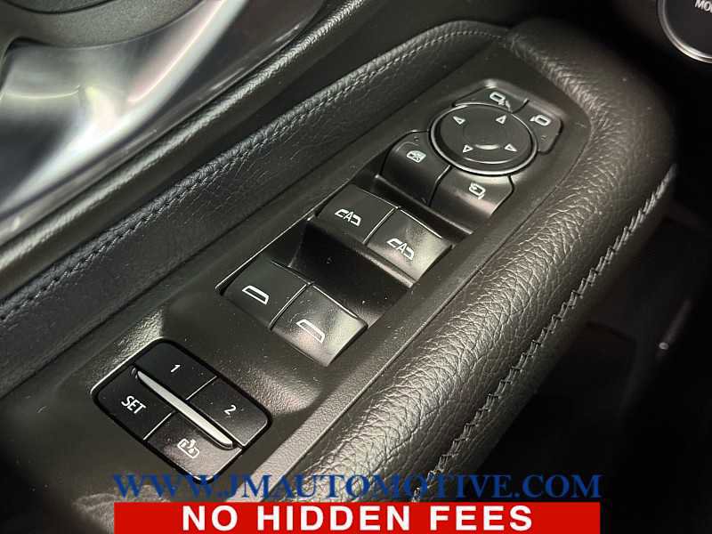 Used 2022 GMC Yukon XL Denali w/ Denali Premium Package image 42