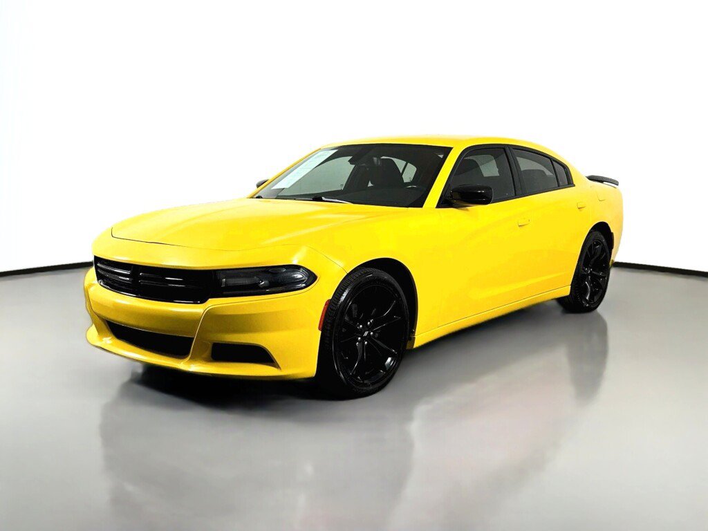 Used 2017 Dodge Charger SE w/ Blacktop Package