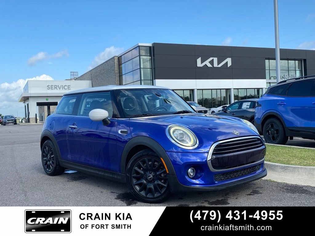 Used 2021 MINI Cooper 2-Door Hardtop FWD image 1