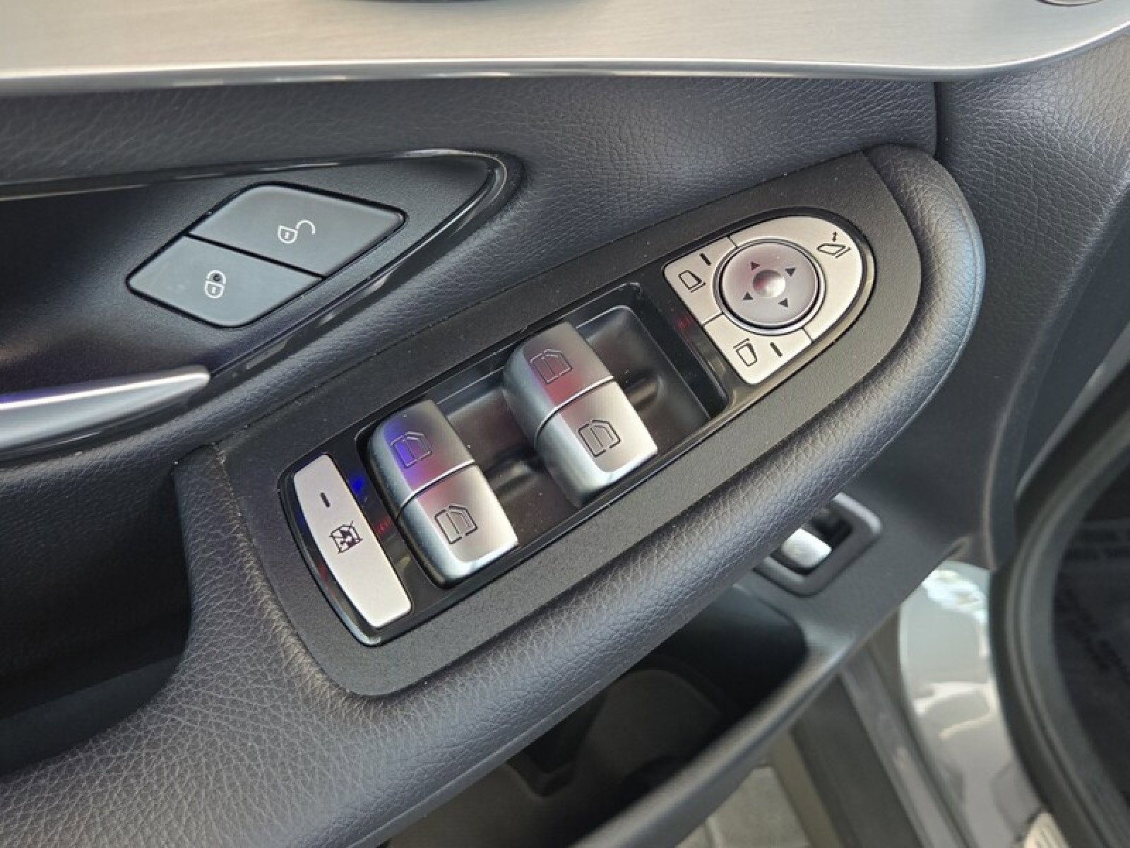 Certified 2021 Mercedes-Benz GLC 300 4MATIC image 23