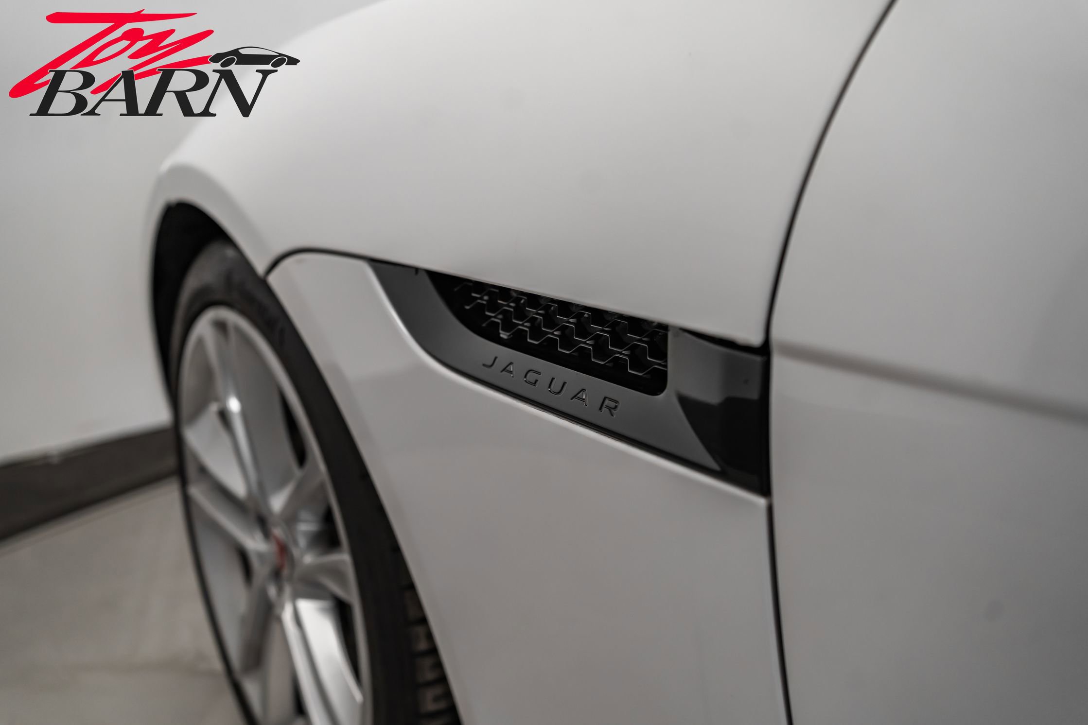 Used 2016 Jaguar F-TYPE S image 26