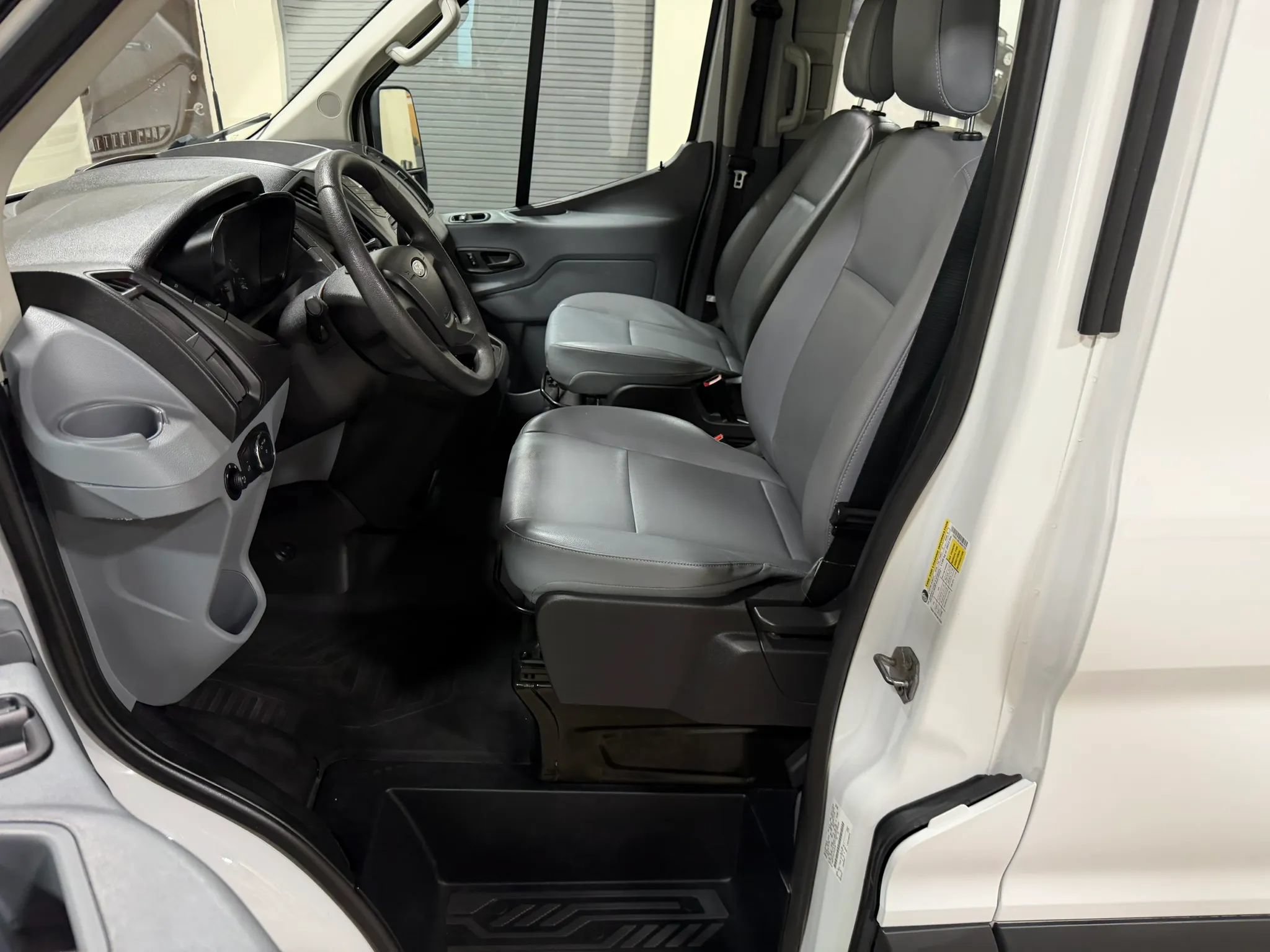 Used 2018 Ford Transit 150 XL RWD image 35
