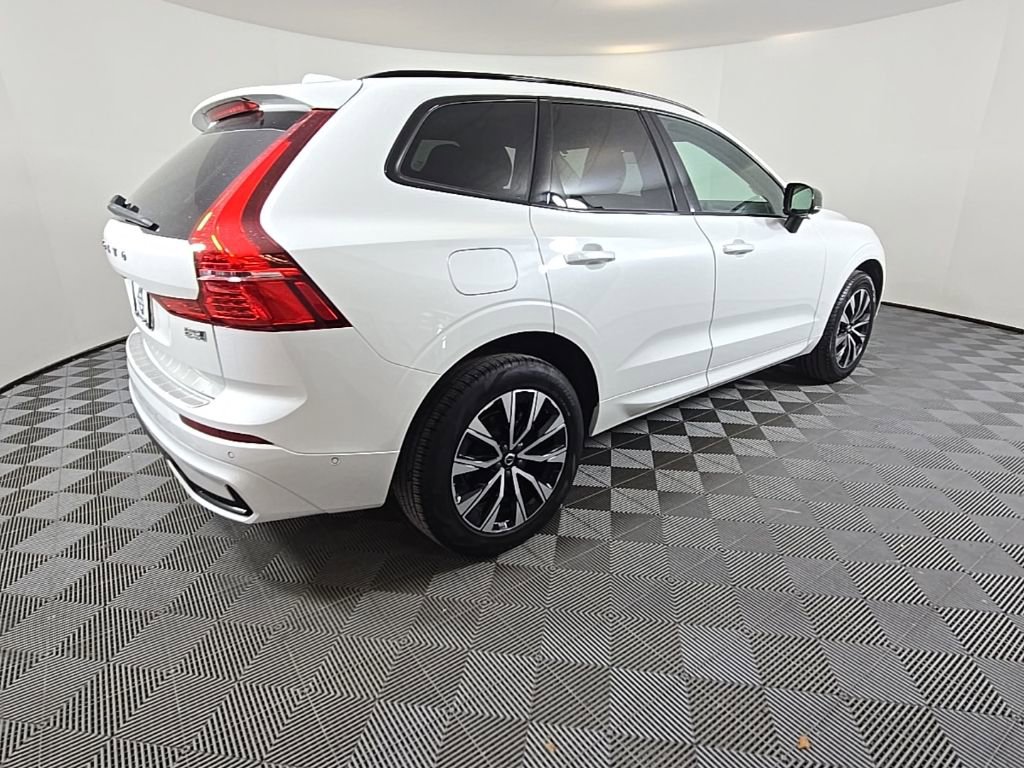 Certified 2023 Volvo XC60 B5 Plus w/ Protection Package Premier image 6