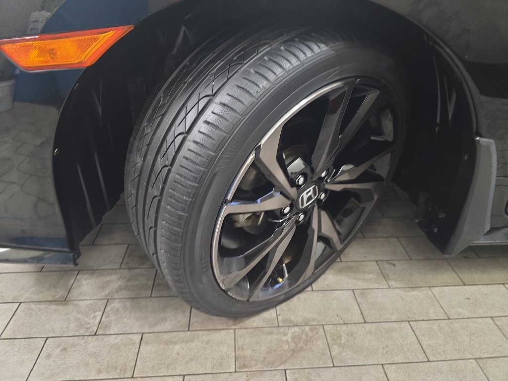 Used 2018 Honda Civic Sport image 31