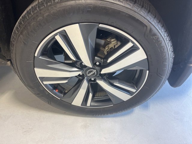 Used 2023 Nissan Rogue SL image 32