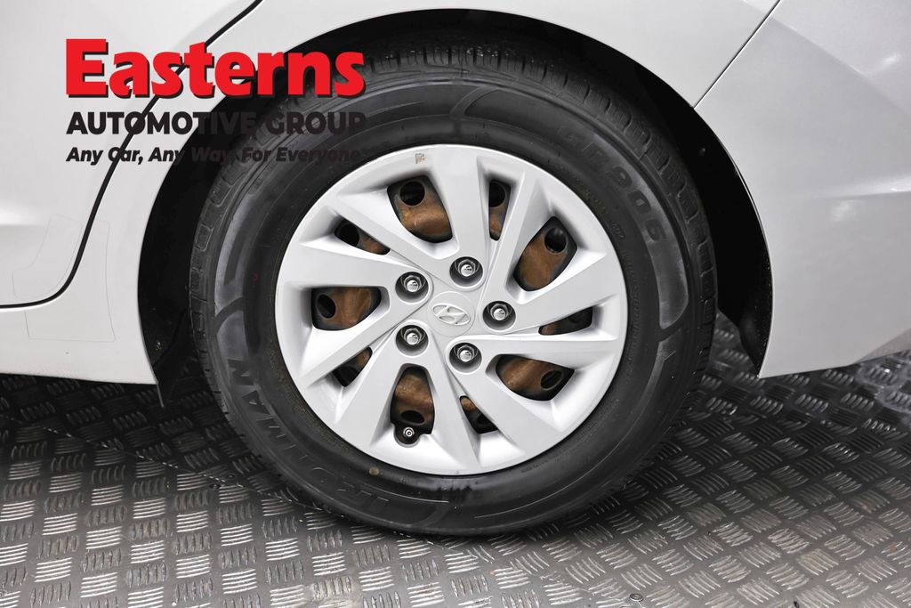 Used 2019 Hyundai Elantra SE w/ Cargo Package FWD image 8