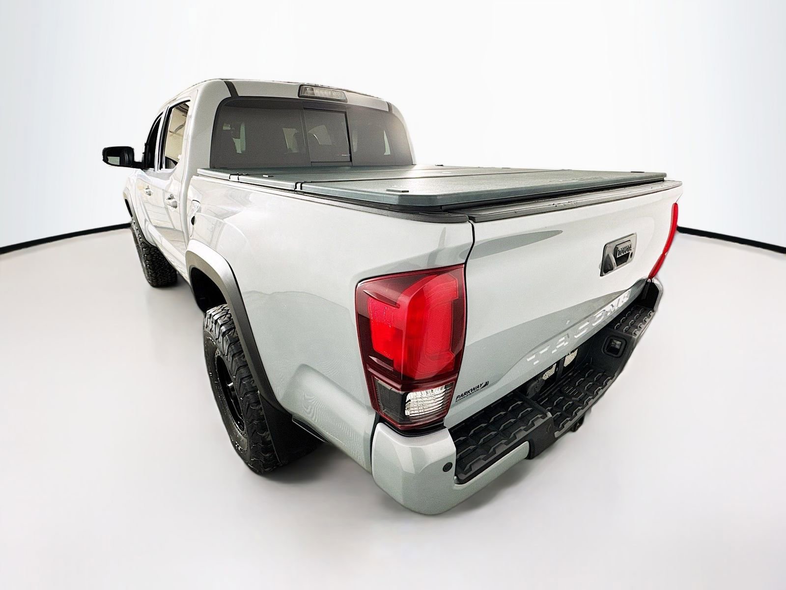 Used 2018 Toyota Tacoma TRD Off-Road image 5