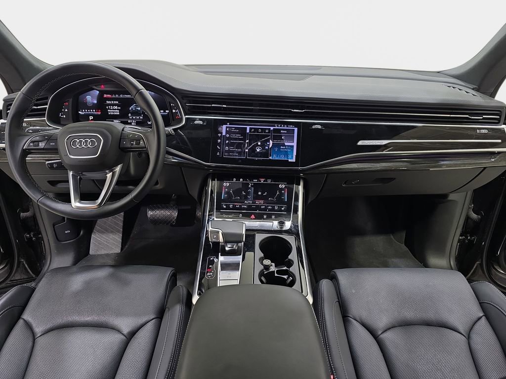 Used 2025 Audi Q8 Prestige w/ Prestige Package image 10