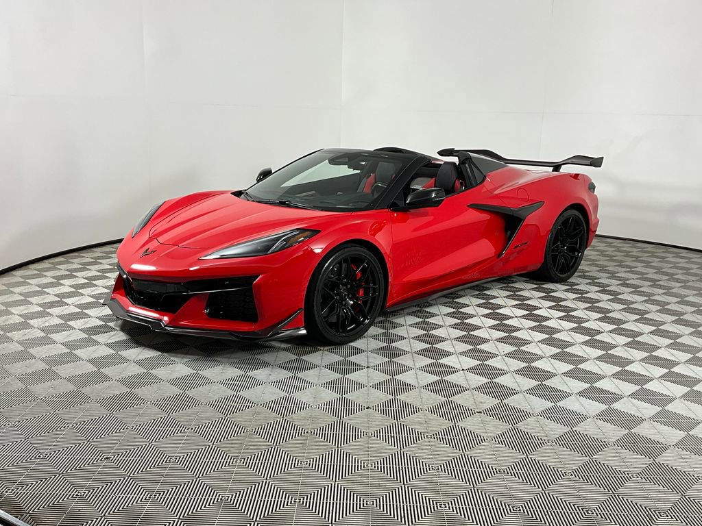Used 2025 Chevrolet Corvette Z06 w/ Z07 Performance Package RWD image 2