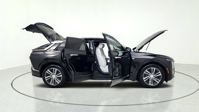 Used 2025 Cadillac Lyriq Luxury AWD/4WD image 20