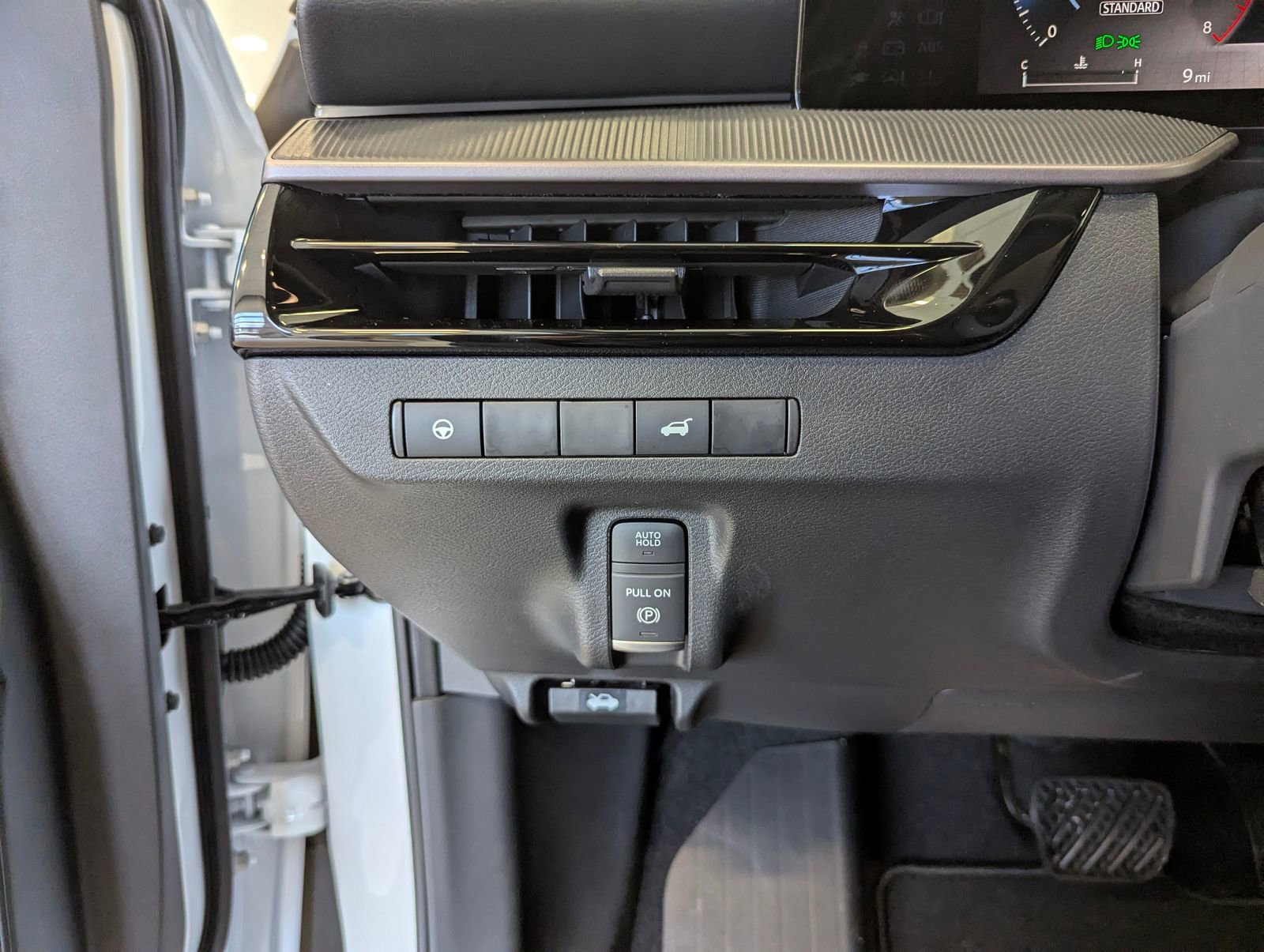 New 2025 Nissan Murano SV AWD/4WD image 18